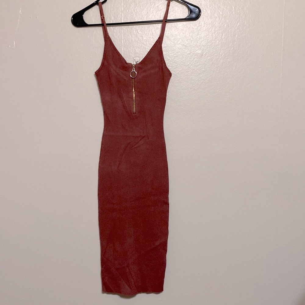 Hera Collection mid length dress body shape size Small spaghetti straps